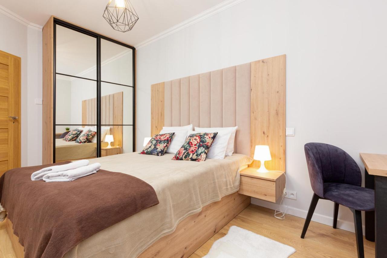 Arsenal Center By Renters Apartment Warsaw