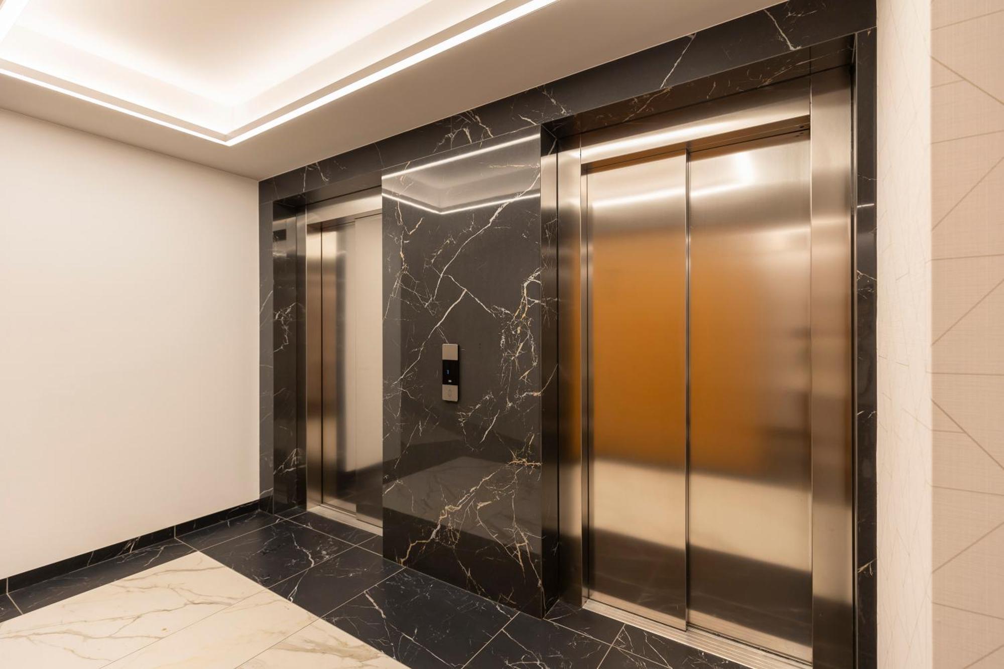 Arsenal Center By Renters Apartment Warsaw